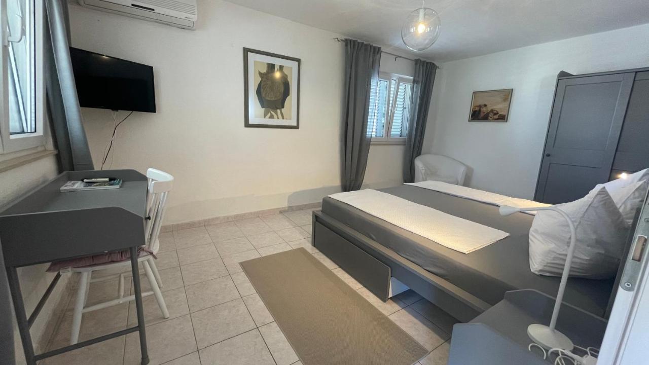 Apartments Jasmina Vinišće Exterior foto